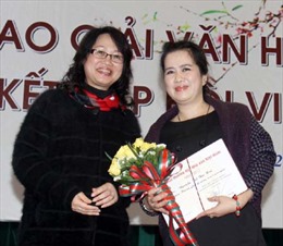 Trao giải thưởng văn học năm 2012 